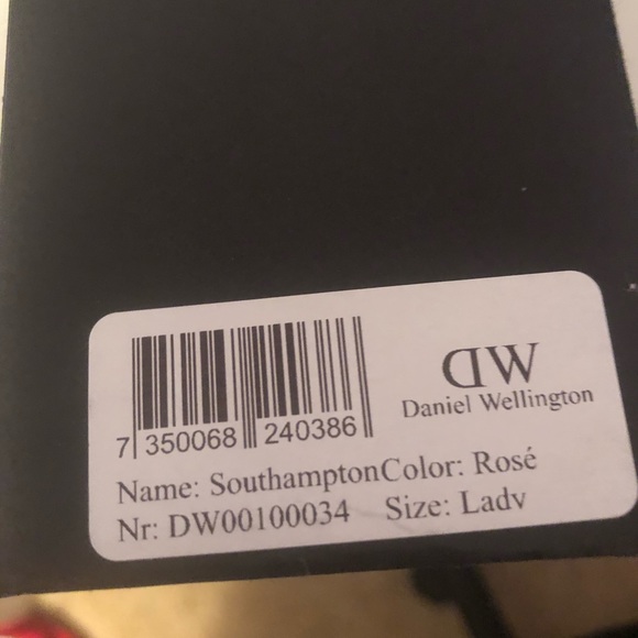 Daniel Wellington Watch - Picture 4 of 5